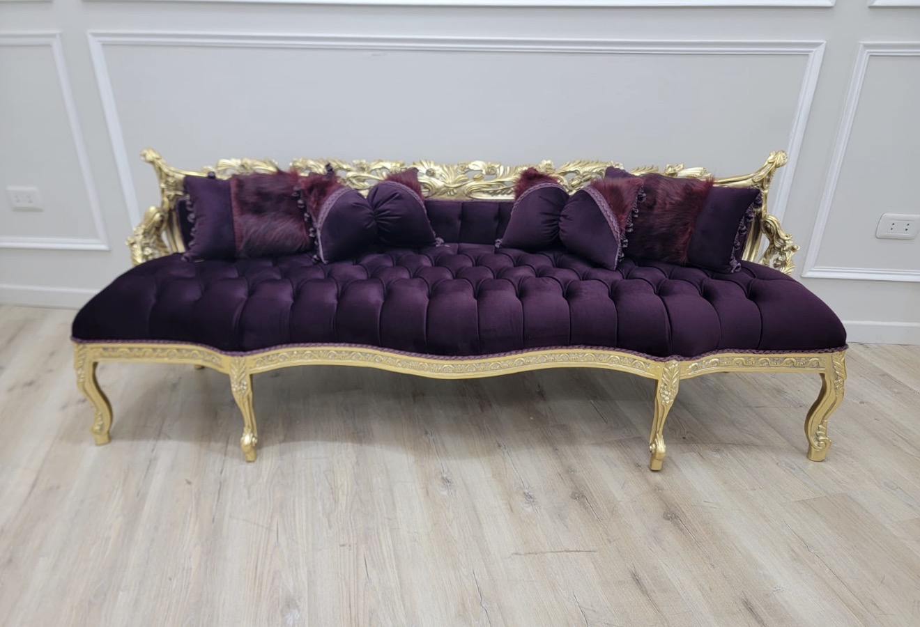 Private listing for Hira/ Le picea Sofa