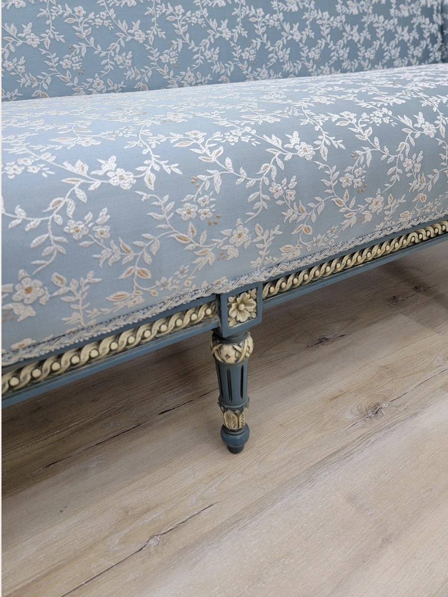 La Fleur settee - Image 7